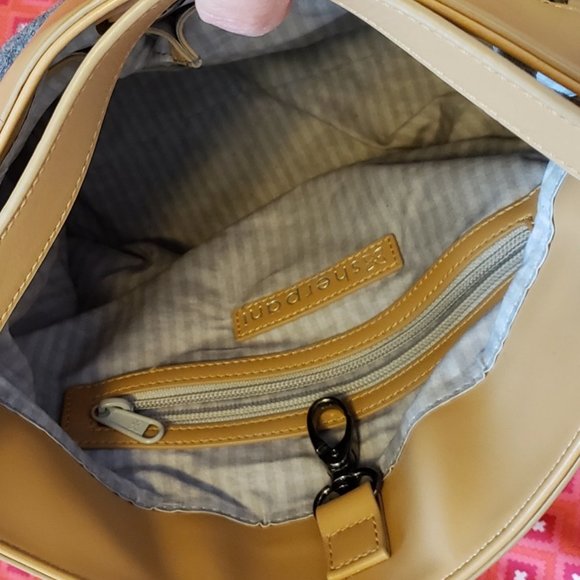 Sherpani Grey felt and leather like cross body bag - Picture 3 of 10